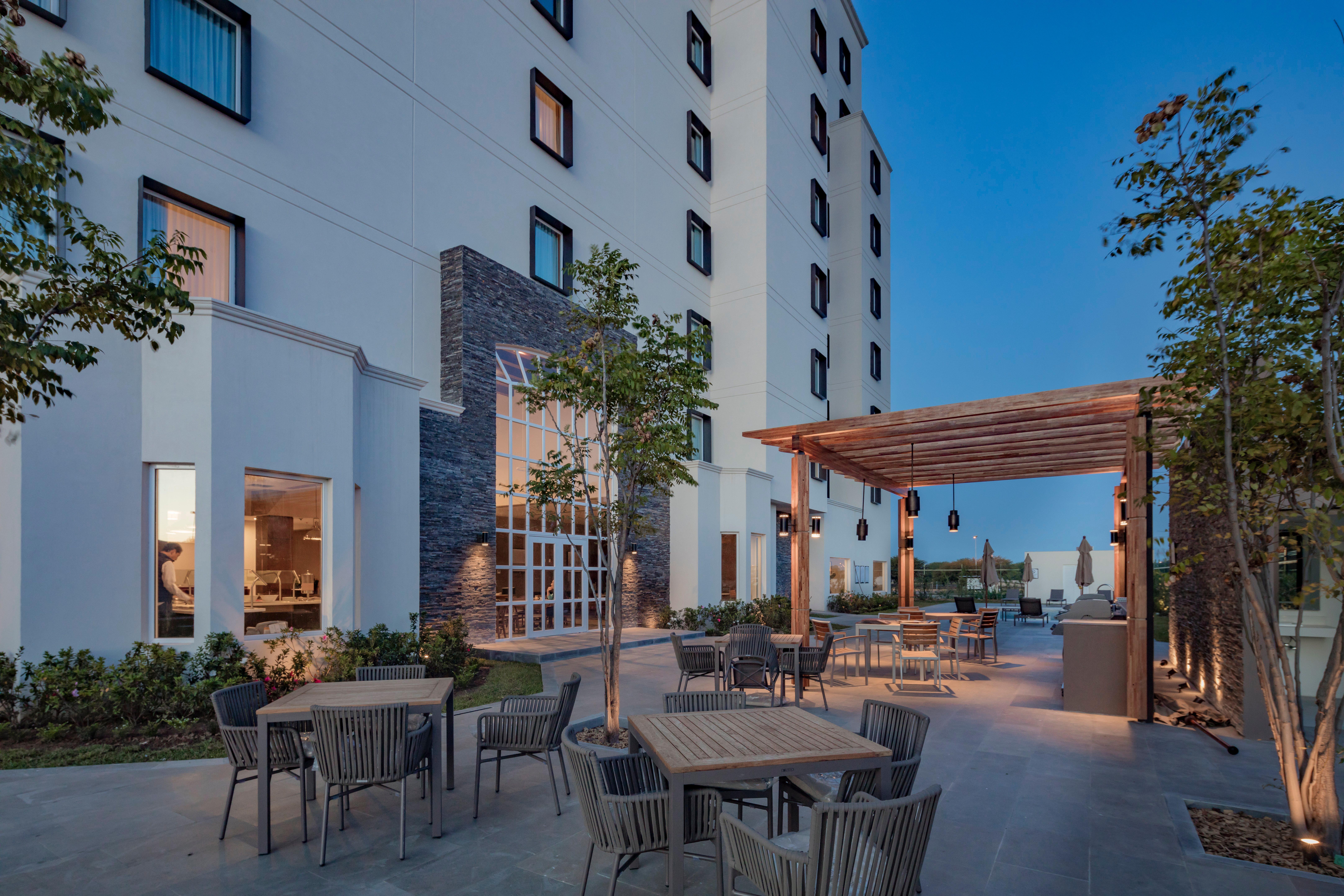 Staybridge Suites Silao By Ihg מראה חיצוני תמונה